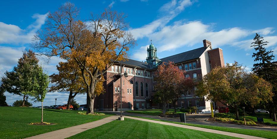 Warde Hall on Mount Mercy campus